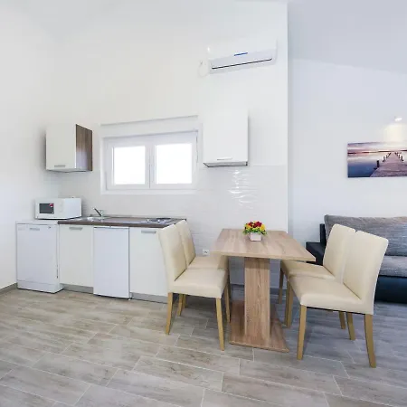 Apartment With Direct Access *