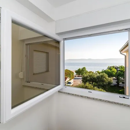 Apartment With Direct Access *
